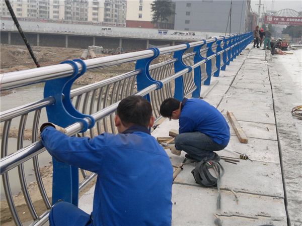 淮南不锈钢河道护栏的特性及其在城市景观中的应用