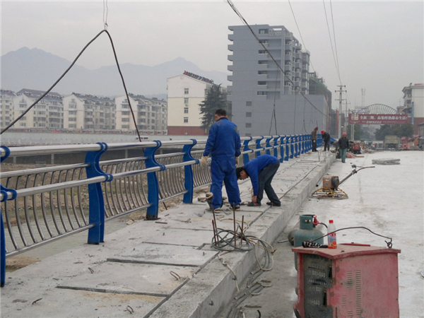 淮南不锈钢复合管护栏常见问题及解决方案