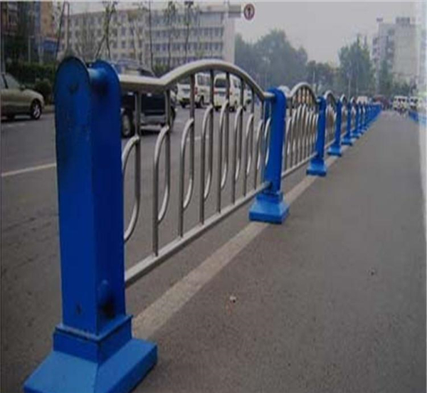 淮南不锈钢防撞栏杆生产制造工艺